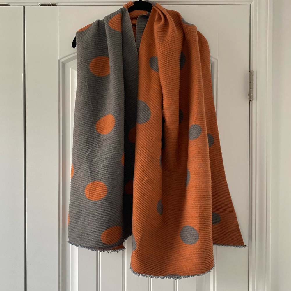 Reversible orange/grey scarf